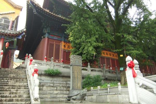 Baotong-temple1